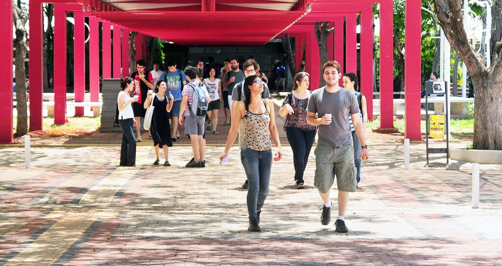 Engajamento na Graduação Aumenta Permanência e Conclusão, revela estudo